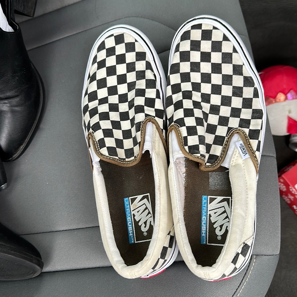 Vans - Picture 1 of 2